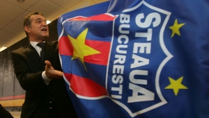 Becali râde de CSA Steaua: