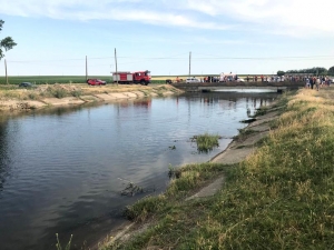 Doi copii și o femeie au murit după ce au traversat un pârâu cu căruța în Tulcea