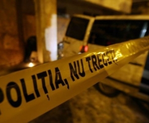 Fetiță de patru ani, ucisă de mama ei. A fost găsită înecată în cadă, cu venele tăiate
