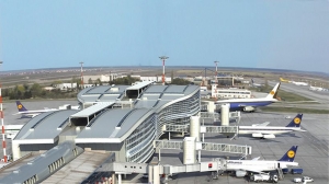 Haos la aeroporturile din București. Parcul auto rămâne fără polițe RCA