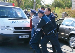 Mai multi politisti au fost batuti chiar in sectia Politiei