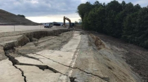 O porțiune din Autostrada Deva - Lugoj s-a prăbușit înainte de a fi inaugurată