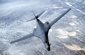 Pentru prima dată după sfârşitul Războiului Rece Rusia trimite avioane militare în zona Polului Nord