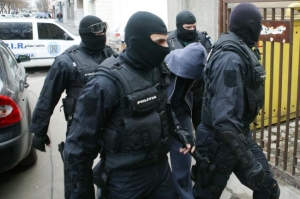 Percheziții la suspecți de infracțiuni economice cu un prejudiciu de peste 5 milioane de euro