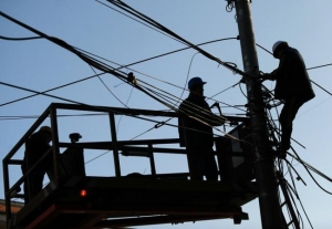 Peste 7.800 de gospodării din Prahova au rămas fără curent electric
