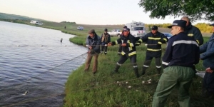 Tragedie in Vaslui. Doi copii gasiti fara suflare intr-un iaz artificial