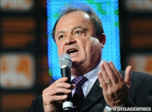 Vasile Blaga: Liberalii ar trebui sa nu voteze motiunea de cenzura