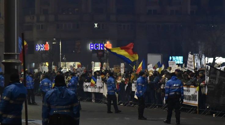 Șapte persoane reținute pentru agresarea jandarmilor la protestul din 10 august