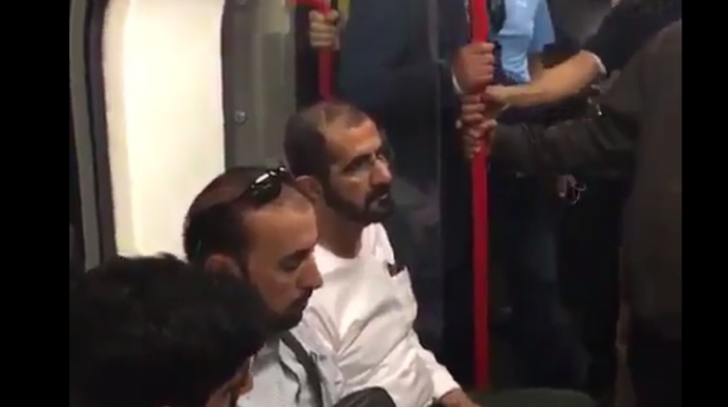 Şeicul şi prinţul din Dubai, în plimbare cu metroul prin Londra