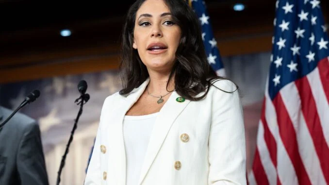 „Ființele interdimensionale sunt aici. Congresul a văzut dovezile!