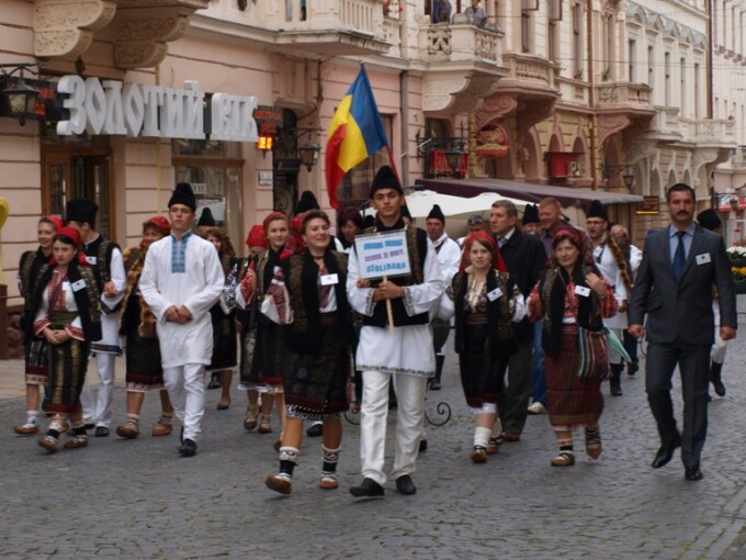 Închiderea bisericilor românești de la Cernăuți proclamată de șeful Consiliului Regional. Soluția ar fi sa treacă la Biserica Ortodoxă Română