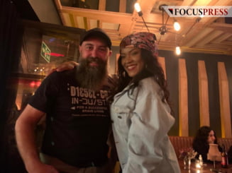 Șocul vieții, suferit de un român, la Istanbul. O tânără care stătea la masă cu Rihanna l-a confundat cu „Suleyman Magnificul