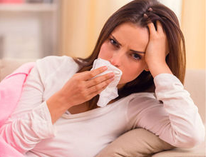 10 alimente, băuturi şi vitamine care te ajută când eşti răcit