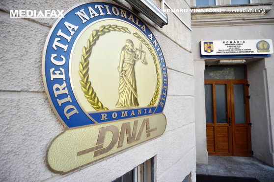12 persoane au fost reţinute după percheziţiile din judeţele Braşov, Iaşi şi Harghita ce au legătură cu achiziţiile de aparatură medicală