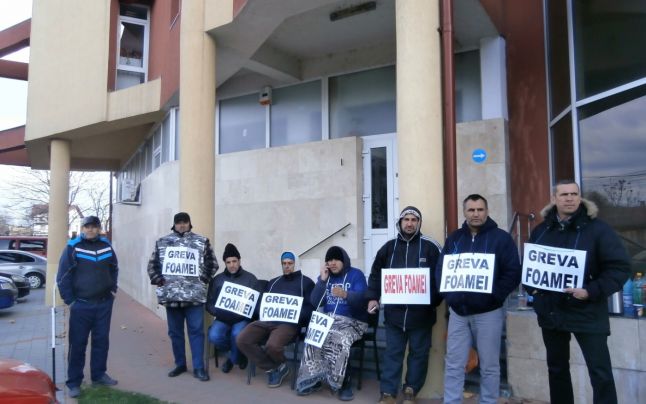 13 salariaţi din Complexul Energetic Oltenia au intrat în greva foamei