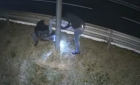 "Fleximan" - bărbatul adulat de toată Italia. Polițiștii se chinuie să-l prindă pe cel care taie stâlpii cu aparate radar
