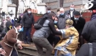 ÎPS Teodosie a căzut pe treptele catedralei chiar la slujba de sfinţire a apei pentru Bobotează
