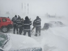 A2, A4 şi 40 de drumuri naţionale, închise din cauza zăpezii şi a viscolului