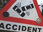 Accident grav în zona Pasajului Lujerului. Au fost implicate o ambulanţă SMURD şi un autoturism Dacia Logan