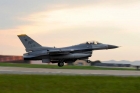 Alte trei aeronave F-16 Fighting Falcon vor fi preluate de către Forțele Aeriene Române