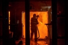 Bărbat în stare gravă, după ce a luat foc în sediul Poliţiei din Gara de Nord Bucureşti