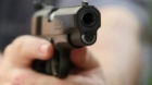 Bolnav psihic, împușcat de polițiști după ce a agresat mai multe persoane