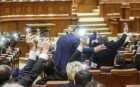Camera Deputaţilor, gata să de 350.000 lei pe becuri