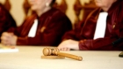 CCR: Lovitură pentru avocaţii condamnaţi penal. Nu mai pot profesa