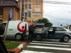 Cinci persoane, printre care doi copii, la spital după ce maşinile în care se aflau s-au ciocnit in Ploiesti