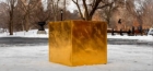 Cub realizat din 186 de kilograme de aur pur, amplasat într-un parc din New York. Valoarea colosală estimată
