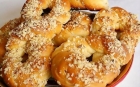 Cum se fac cei mai fragezi colăcei de mucenici moldovenesti. Reteta din străbuni