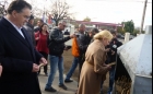 Dăncilă a aprins o lumânare pentru Iohannis, la Focșani: "Să îi dea Dumnezeu..."