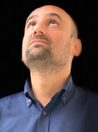 Deci, pe cine executăm pe stadioane?