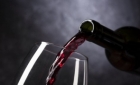 Descoperire uluitoare a cercetătorilor: Vinul roșu te ferește de coronavirus!
