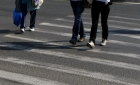 Două fetițe gemene și mama lor, din Buzău, au fost lovite de o mașină, pe o trecere de pietoni