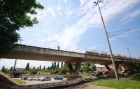 Două poduri s-au prăbușit, altul stă să cadă punand in pericol siguranta rutiera
