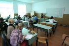 Elevii din învăţământul profesional şi tehnic "pot beneficia" de masă şi cazare gratuită

