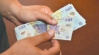Fiecare absolvent de liceu va primi câte 1500 de lei. Condiţiile de acordare a primei de inserţie