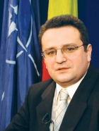 George Maior, ambasadorul României în SUA, va fi audiat la 27 februarie de Comisia SRI