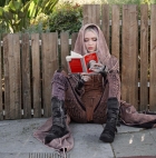 Grimes a explicat de ce a citit Manifestul Partidului Comunist după despărțirea de Elon Musk