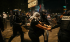 Haos în Paris: manifestanții pro-palestinieni au sfidat interdicția lui Macron, provocând lupte violente cu jandarmii VIDEO
