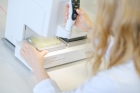 Inca o companie pharma care se laudă gratuit. Cică anticorpii de sinteză ai Eli Lilly reduc spitalizările și decesele cu 70%