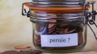 Lege bizara pentru pensionarii romani care locuiesc in strainatate. Vor trebui sa dovedeasca de doua ori pe an ca nu au murit