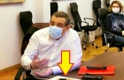 Lumea Politică: Primarul Mutu atacă pandemia cu aur de lux!