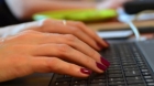 Mai multe instituţii publice şi private din România, atacate cu un malware care fură date financiare