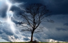 METEO. Vremea se schimbă radical: ploi violente, vijelii, grindină