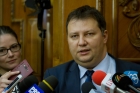 Ministrul Energiei nu cunoaşte preţul la carburanţi: N-am carnet, nu alimentez