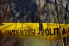 O fetiţă de numai doi ani a murit spânzurată cu gluga de la hanorac