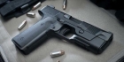 O tânără a sunat la 112 și a spus că a găsit un pistol în tramvai