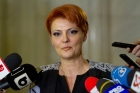 Olguţa Vasilescu: „Sunt şapte ordonanţe de urgenţă. Niciun dezastru." Dragos Pâslaru a primit-o cu trandafiri albi